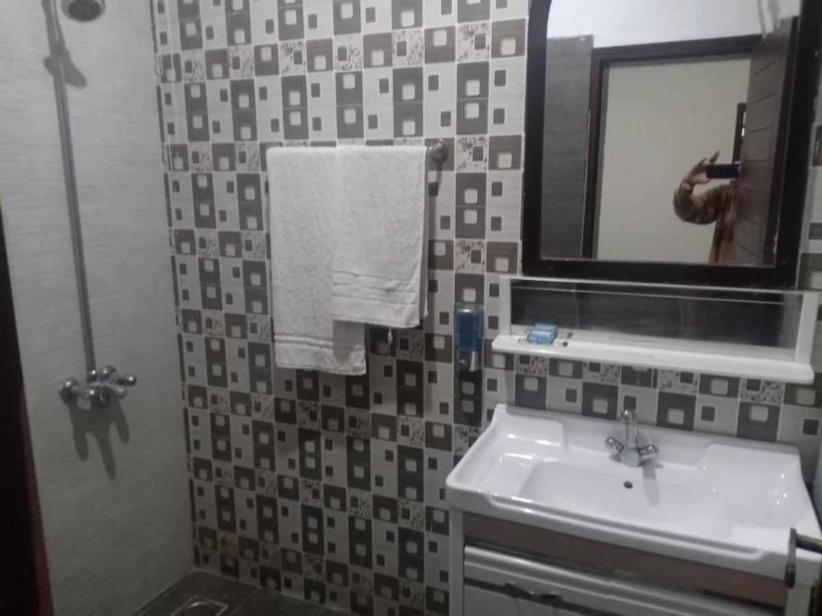 Al-Fateh Hotel Lahore Ngoại thất bức ảnh