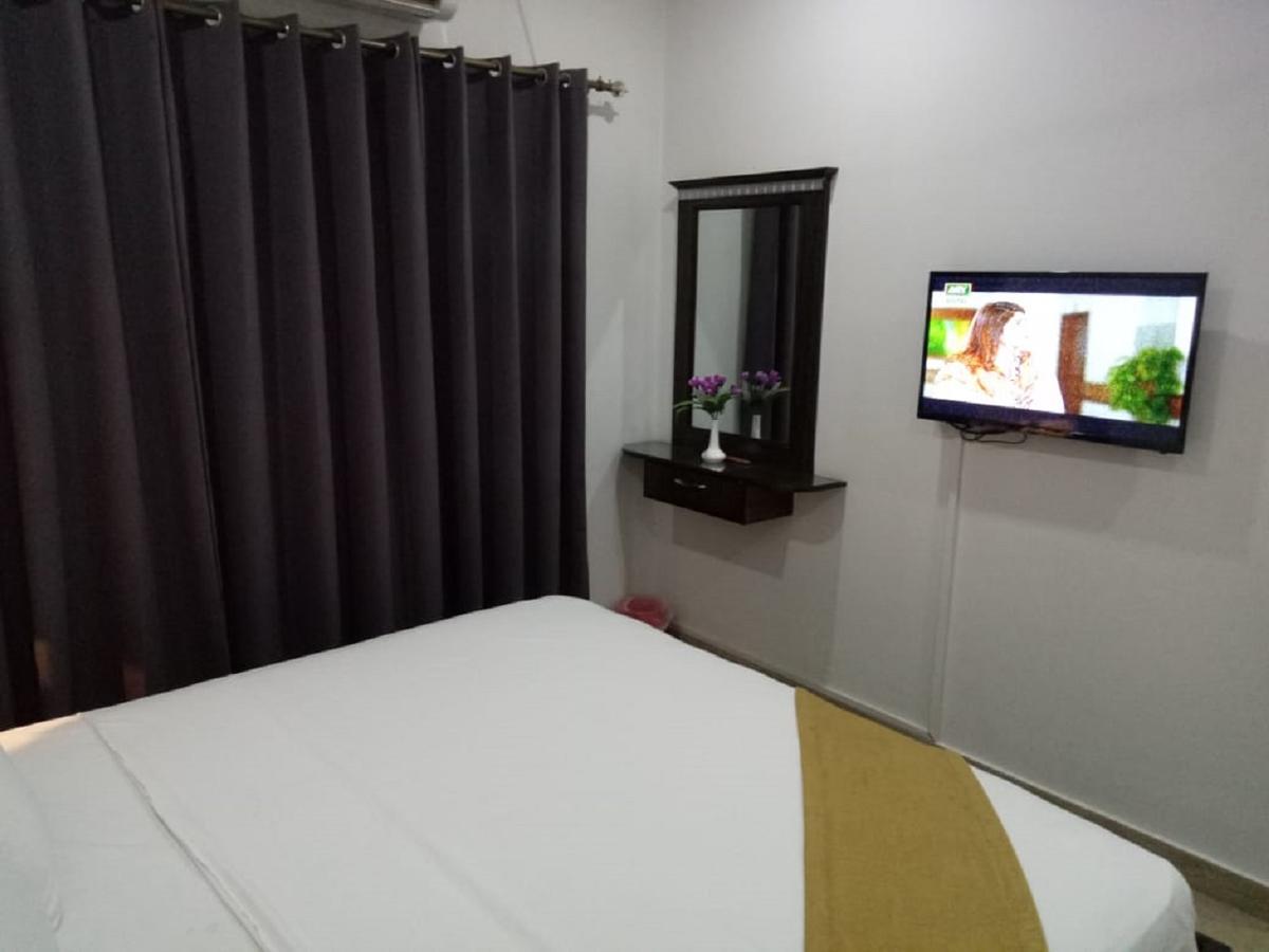 Al-Fateh Hotel Lahore Ngoại thất bức ảnh